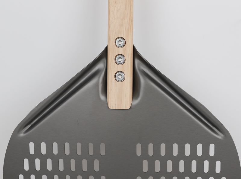Wooden handle perforated pizza shovel detail1.JPEG